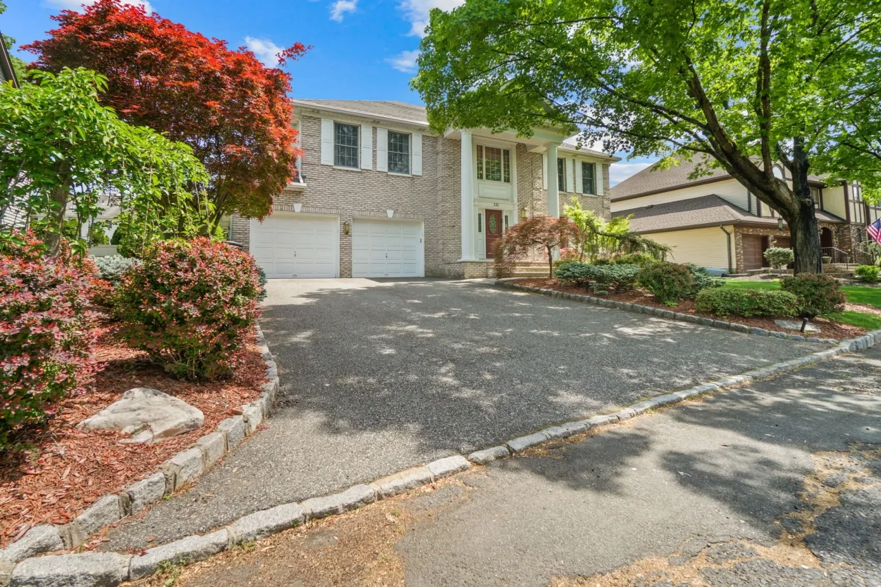 Luxury home listing